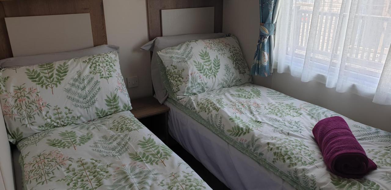 Lakeside Cotswold Holiday Home Cirencester Eksteriør billede