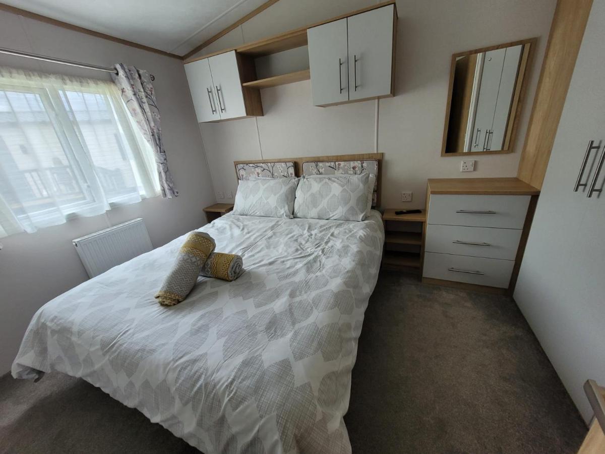 Lakeside Cotswold Holiday Home Cirencester Eksteriør billede