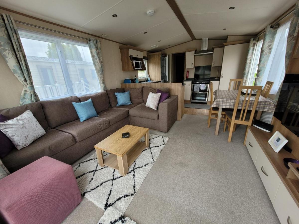 Lakeside Cotswold Holiday Home Cirencester Eksteriør billede