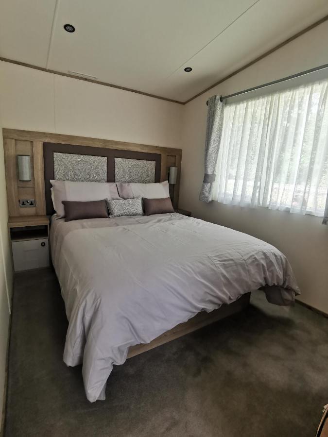 Lakeside Cotswold Holiday Home Cirencester Eksteriør billede