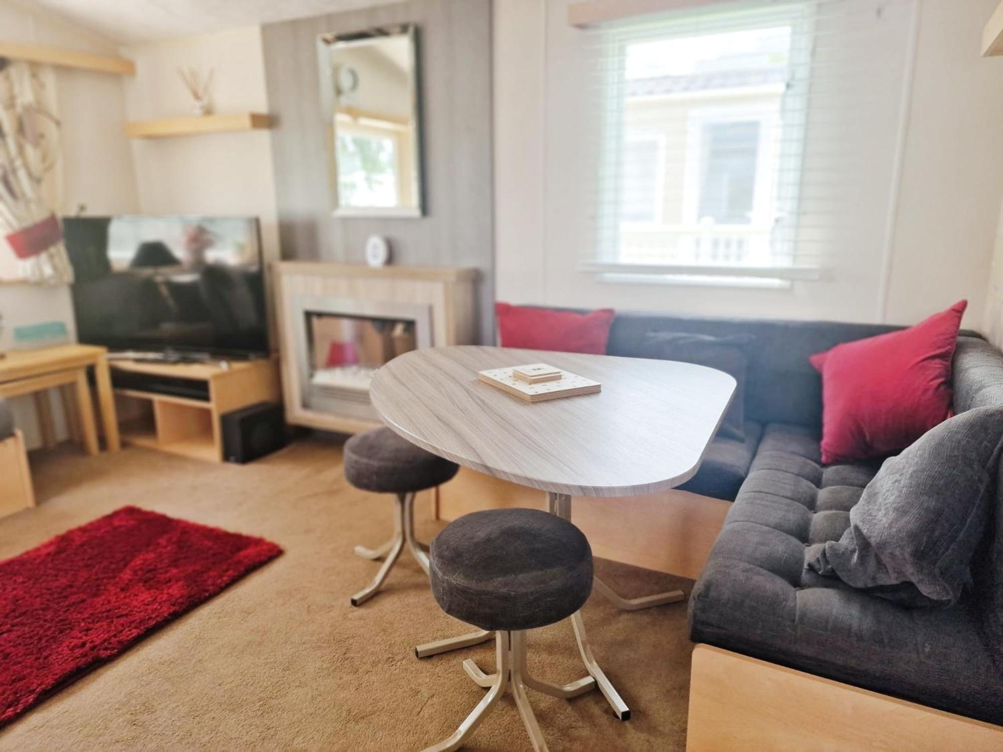 Lakeside Cotswold Holiday Home Cirencester Eksteriør billede