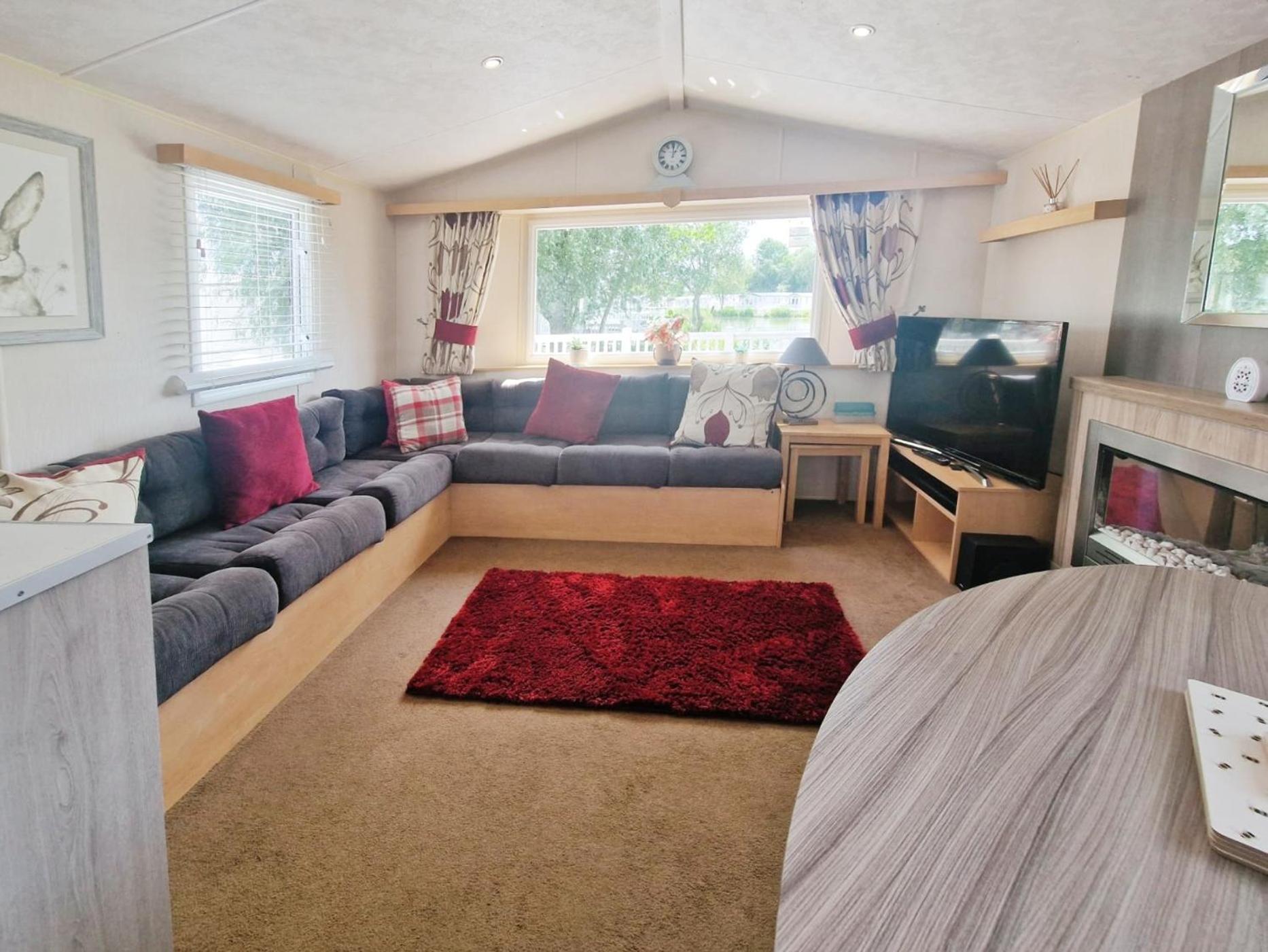 Lakeside Cotswold Holiday Home Cirencester Eksteriør billede